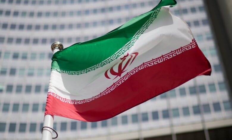 إيران