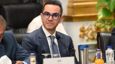 حسن الخطيب وزير الاستثمار