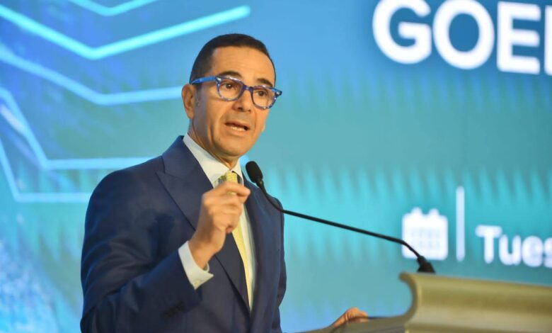 حسن الخطيب وزير الاستثمار