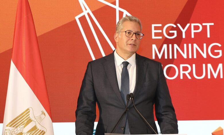كريم بدوي وزير البترول
