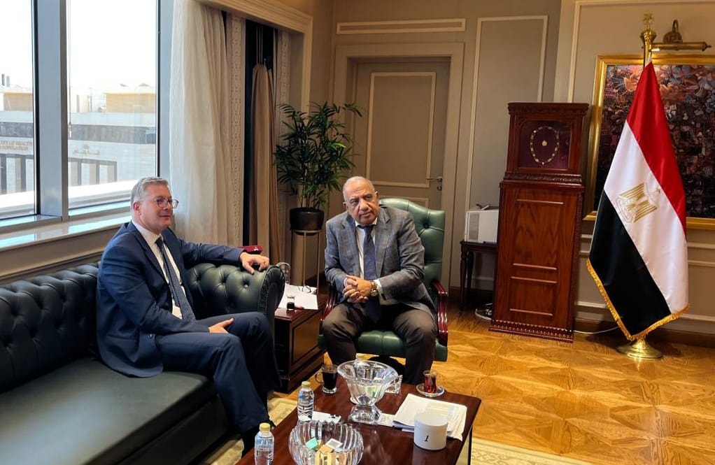 وزيرا الكهرباء زالبترول