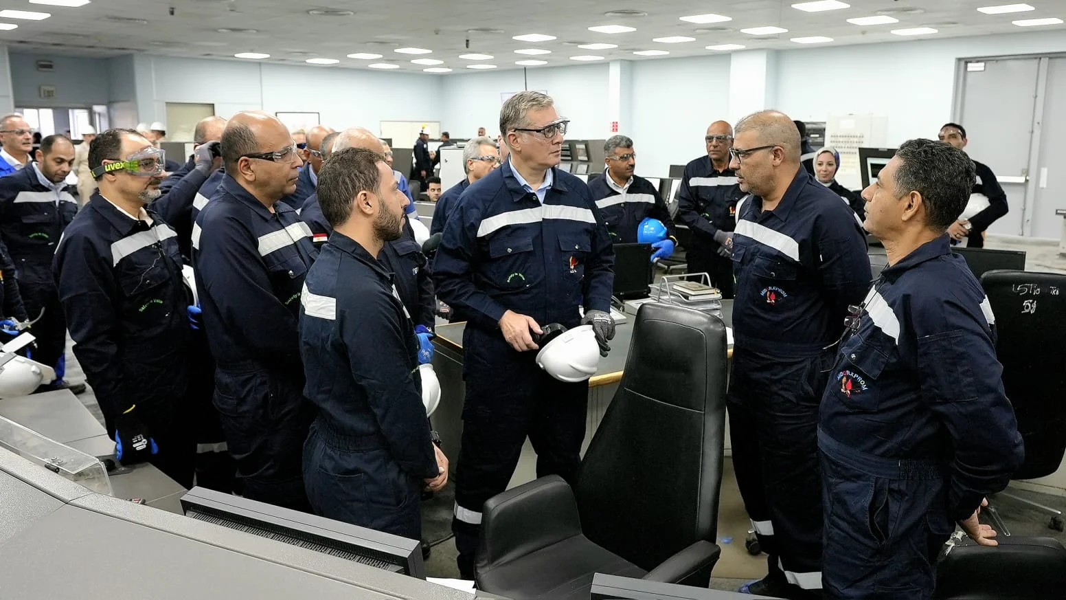 كريم بدوي وزير البترول