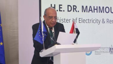 محمود عصمت وزير الكهرباء