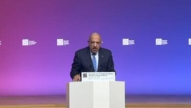 محمود عصمت وزير الكهرباء