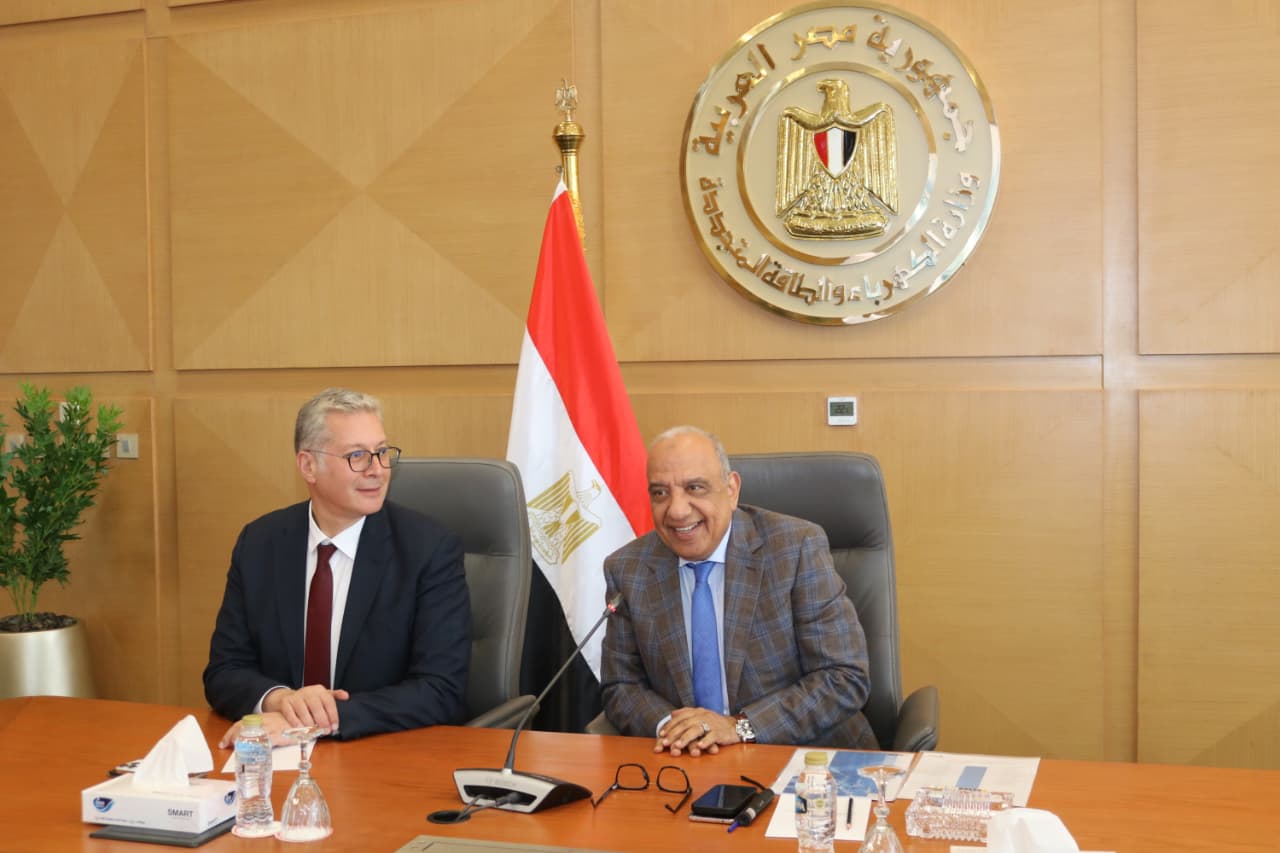 الكهرباء والبترول