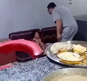 اعتداء أب على ابنته يثير تفاعلا واسعا