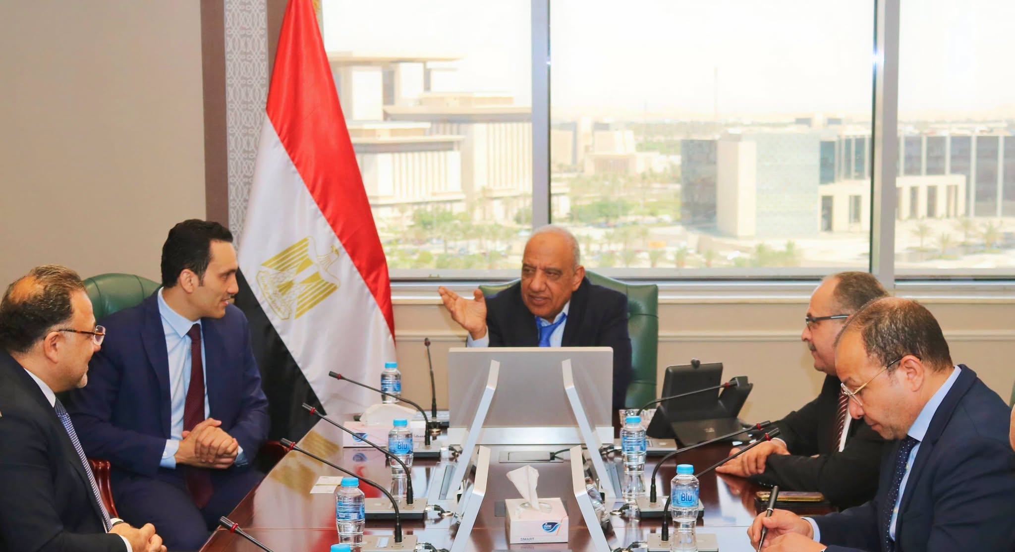 وزير الكهرباء والطاقة المتجددة