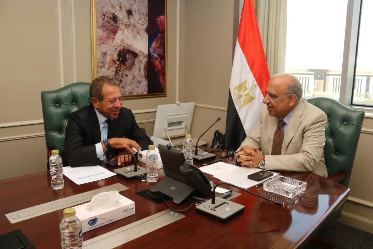 وزير الكهرباء والطاقة المتجددة